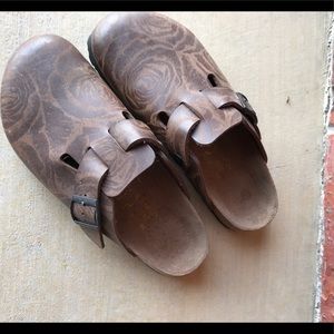 Birkenstock brown mule or clog